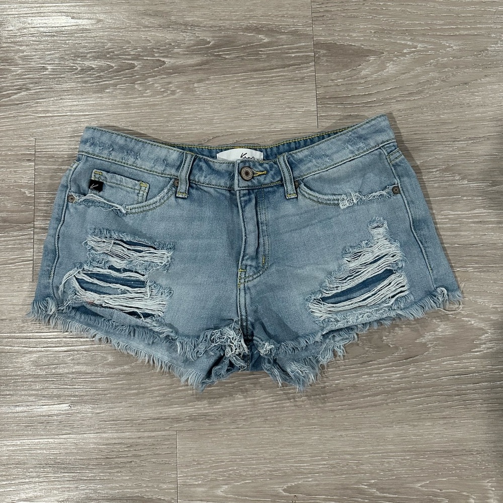 womens low rise and short light wash jean short size medium